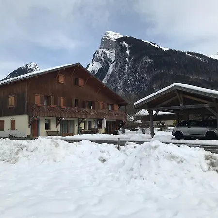 Apartment Particulier Loue 2 Communicants Dans A Jusqu A 16 Couchages Samoens